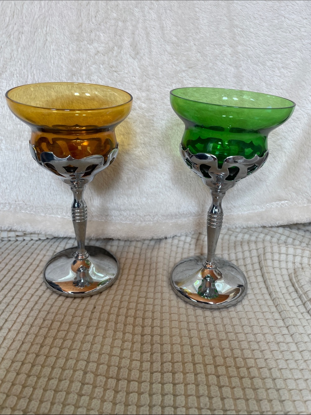 Set of 2 Vintage Farberware Amber and Green Decorative Glass Goblets